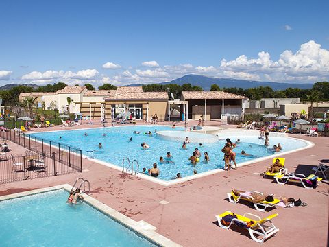 Résidence Les Demeures du Ventoux - Vacancéole - Camping Vaucluse - Image N°2